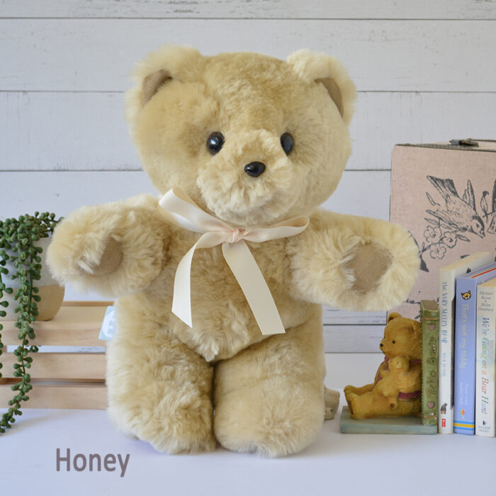Tambo Teddies Logo teddy bear woollen sheepskin